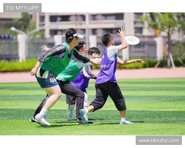 飞盘竞技的魅力与挑战:深入探讨广州飞盘队的战术布局与团队协作